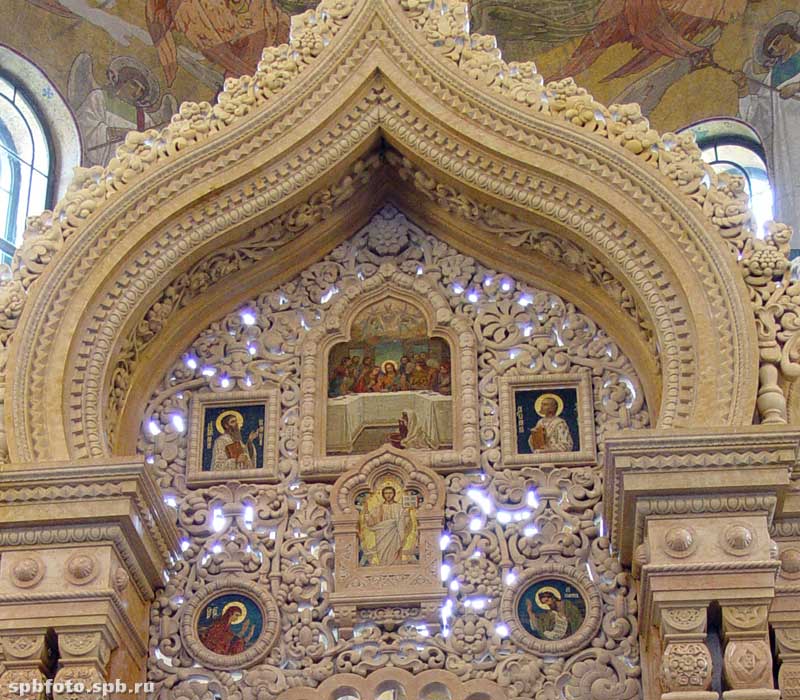Центральная часть иконостаса Собора Воскресения Христова