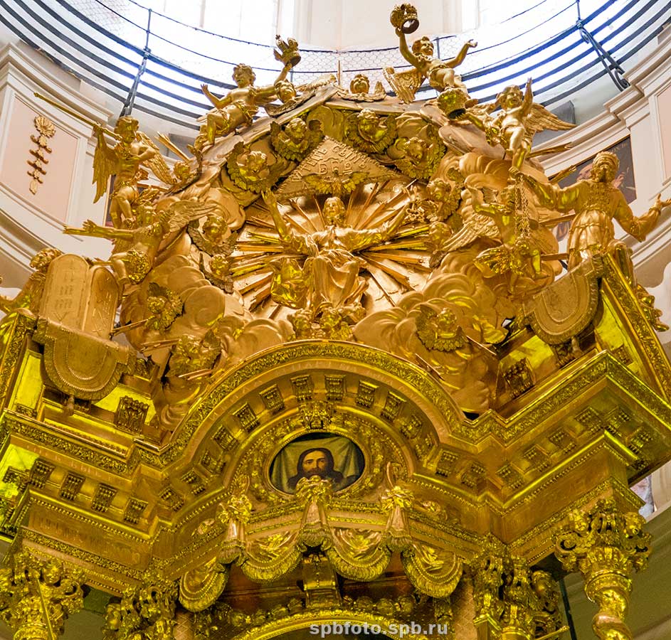Навершие алтаря Петропавловского собора