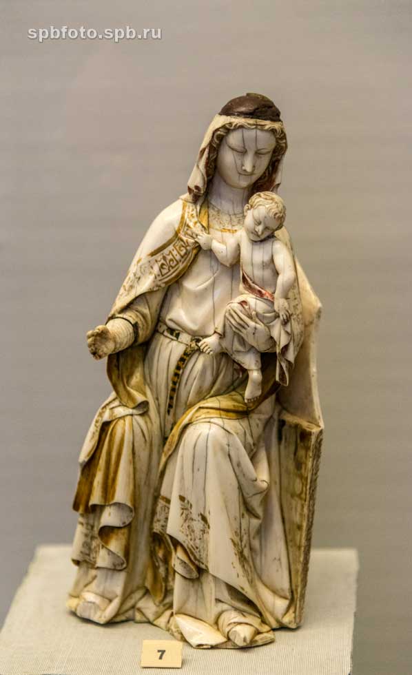 Мадонна с младенцем. Статуэтка Франция XIV века