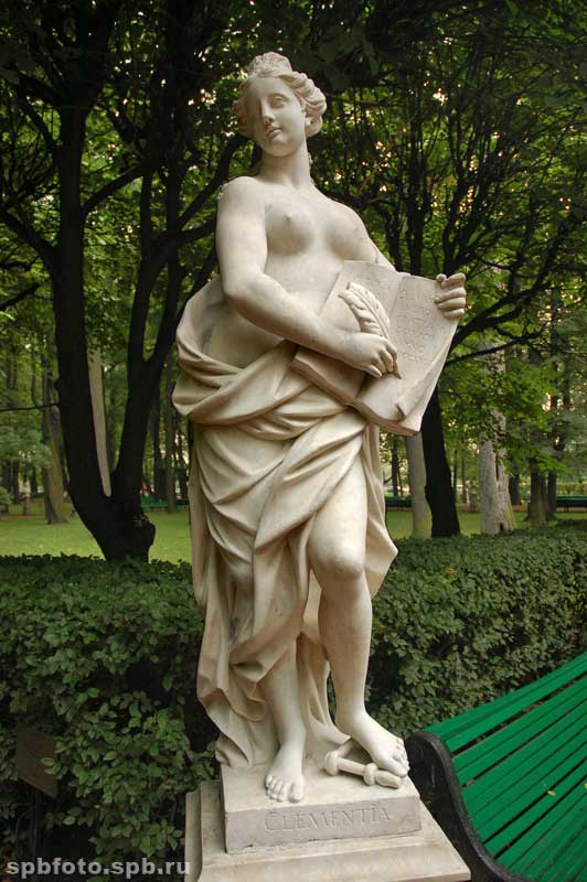 Аллегория милосердия. Статуя Летнего сада