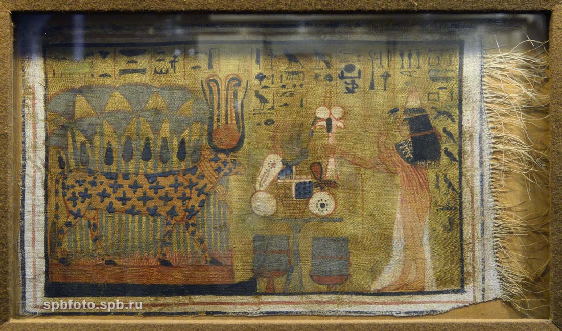 Египетский зал. Ткань с росписью.